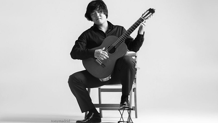 Deion Cho, guitarrista