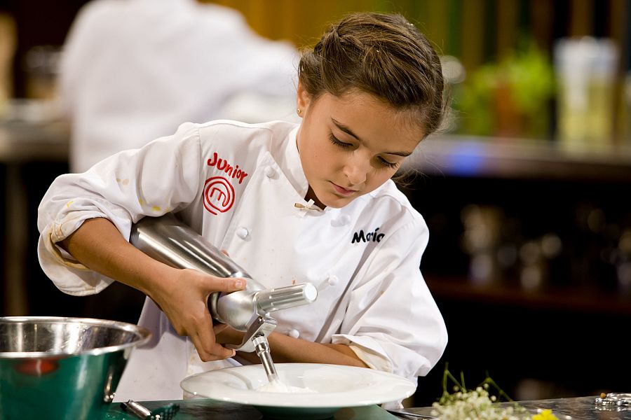 María, preparando uno de los platos