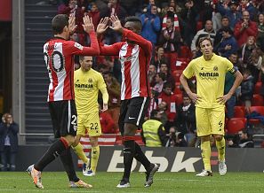 El Athletic celebra el gol del empate, de Aduriz, frente al Villarreal.