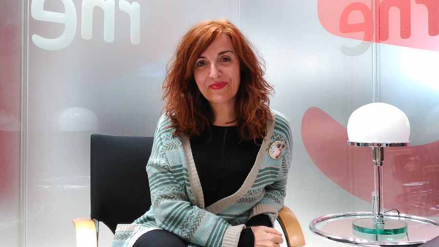 Elvira Lindo antes de la entrevista en 'Las mañanas de RNE'