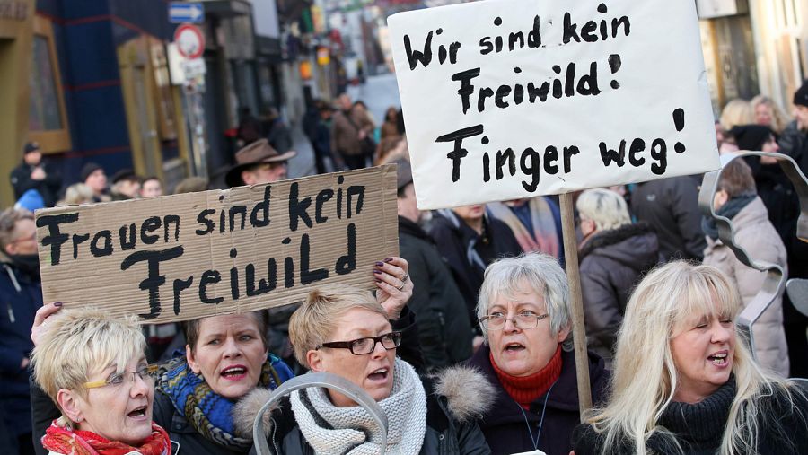 Mujeres alemanas protestan en Hamburgo contra la violencia sexual