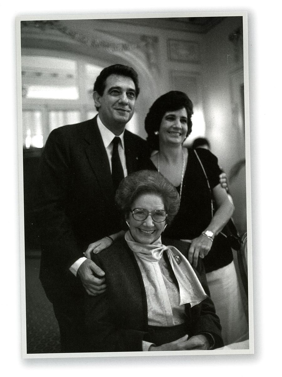 Pepita Embil y su familia.