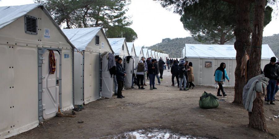 Algunos de los 242 barracones que ha instalado ACNUR en Lesbos (Grecia).