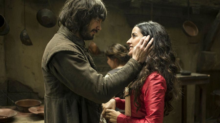 Escena de 'Águila Roja', con David Janer e Inma Cuesta