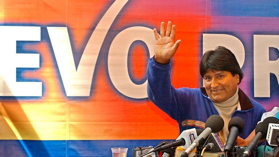 Evo Morales, tras ganas los comicios en 2005