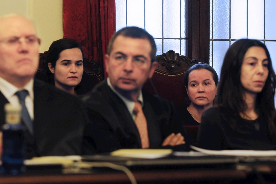 Monserrat Gónzalez y su hija Triana en el juicio por el asesinato de Isabel Carrasco