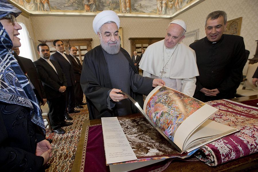 Intercambio de regalos entre Hasán Rohaní y el papa Francisco