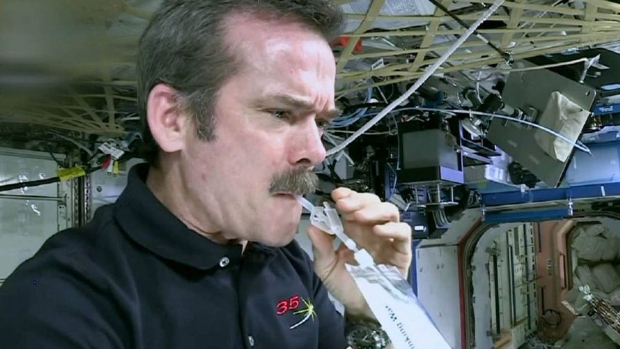 Sistema para beber agua dentro de la Estación Espacial Internacional