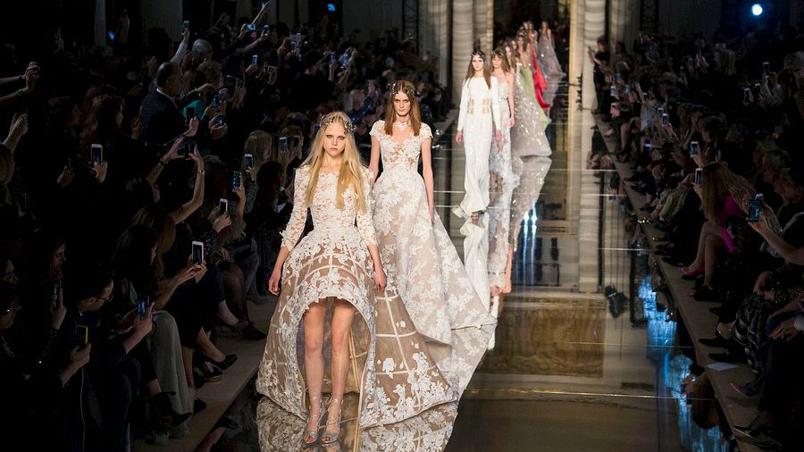 Desfile de la colección primavera/verano 2016 de Zuhair Murad en la Semana de la Moda de Alta Costura de París