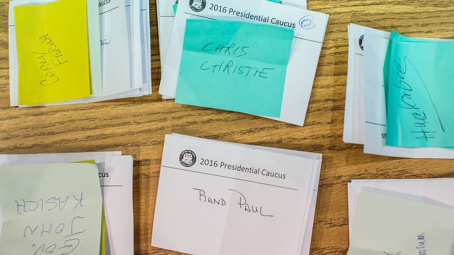 Votos para los candidatos republicanos en una asamblea de este partido durante los caucus de Iowa, en Des Moines, capital del estado. 1 de febrero de 2016. Brendan Hoffman/Getty Images/AFP