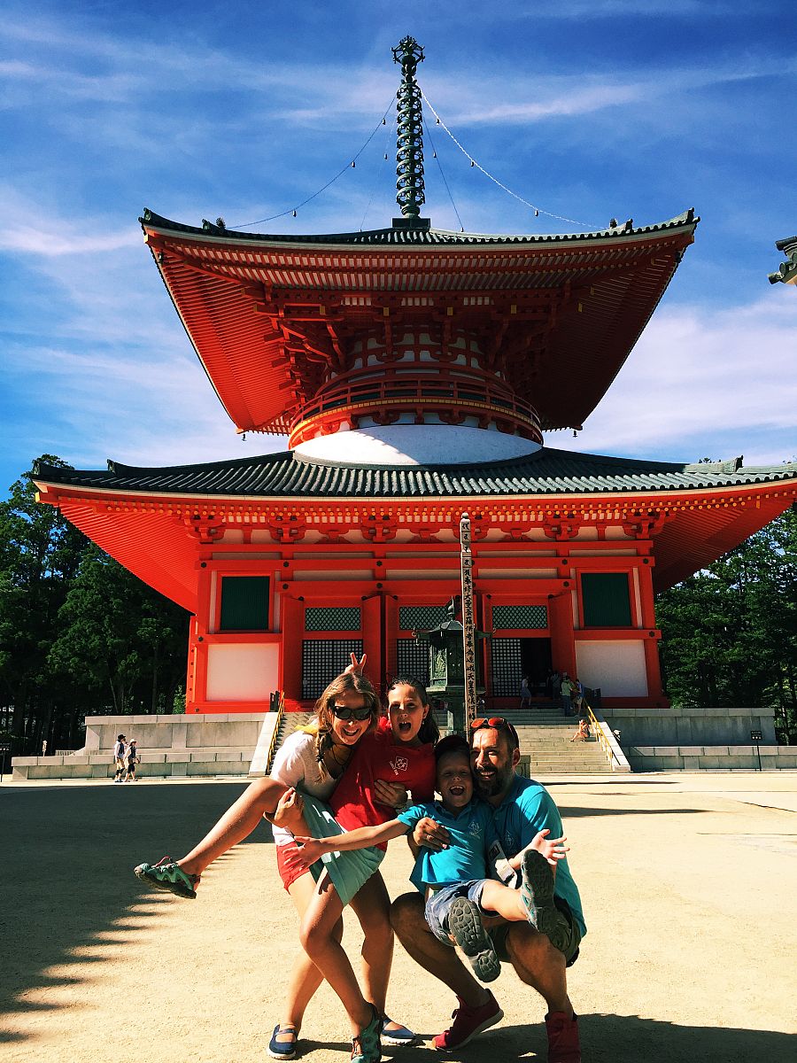 La Familia en la Mochila en koyasan