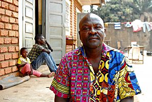 Benjamin  Amonde, vecino de Kokolo. Foto: M.J. AGEJAS