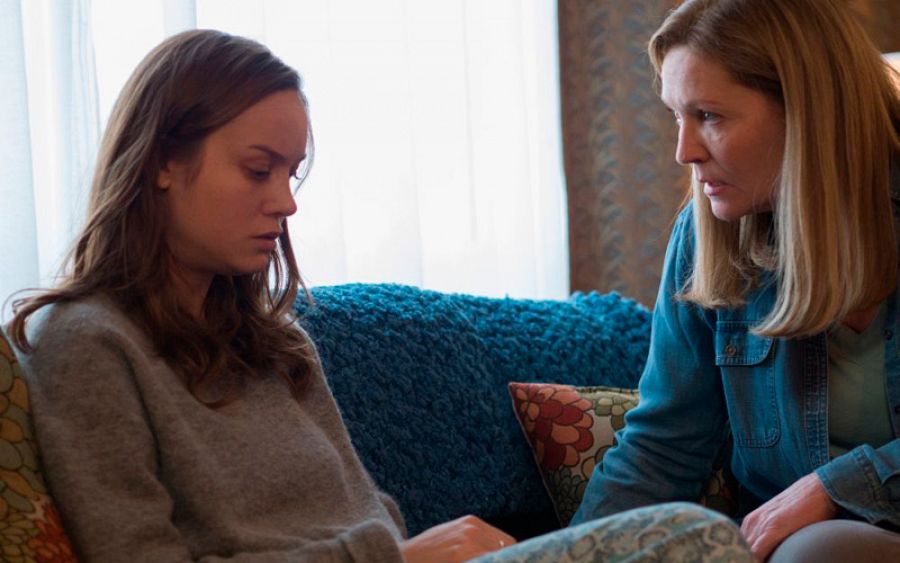 Brie Larson y Joan Allen en una escena de 'La habitación'