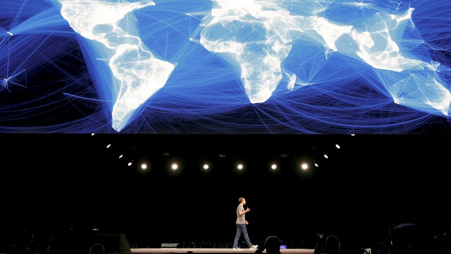 El consejero delegado de Facebook, Mark Zuckerberg, ha participado en la presentación del S7.