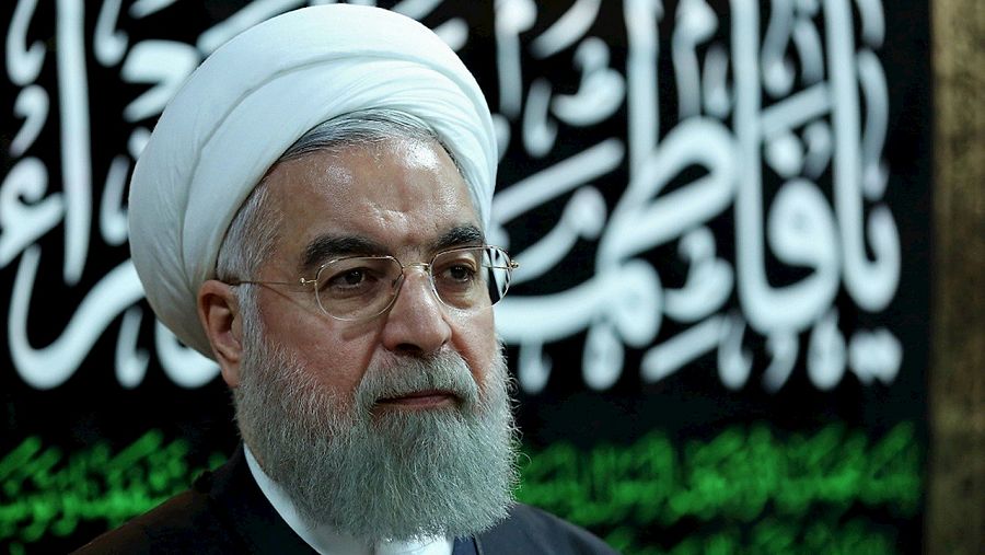 El presidente iraní, Hasán Rohaní, durante una ceremonia religiosa en Teherán, el 22 de febrero. REUTERS/Presidencia iraní