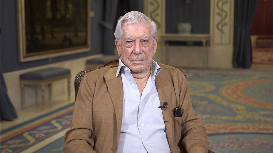 Mario Vargas Llosa aborda en su última novela temas muy ligados a su propia biografía