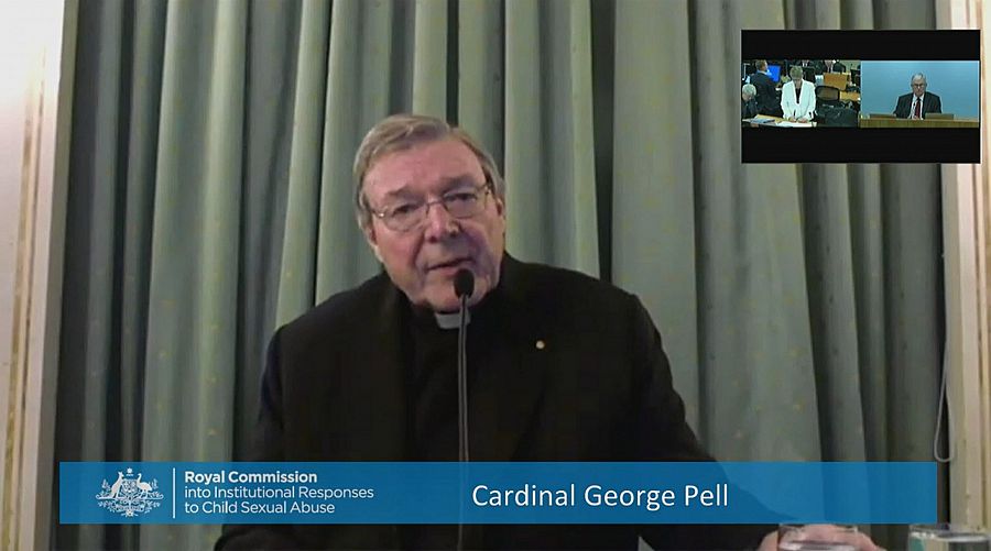 Imagen de la declaración por teleconferencia del cardenal George Pell sobre los abusos a menores en Australia