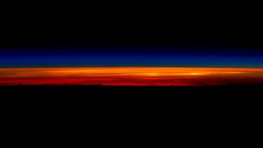El último amanecer visto por Scott Kelly desde la EEI antes de regresar a la Tierra. (SCOTT KELLY)