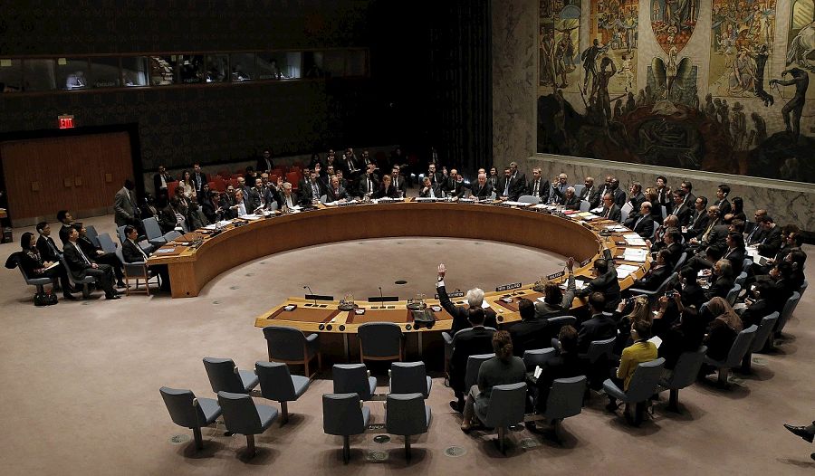 El Consejo de Seguridad de la ONU vota para endurecer las sanciones contra Corea del Norte, el 2 de marzo. REUTERS/Brendan McDermid