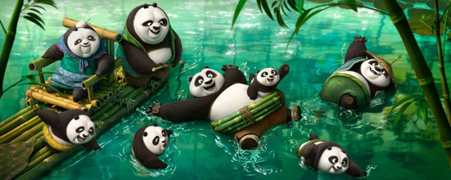 Po y su padre divirtiéndose con otros pandas