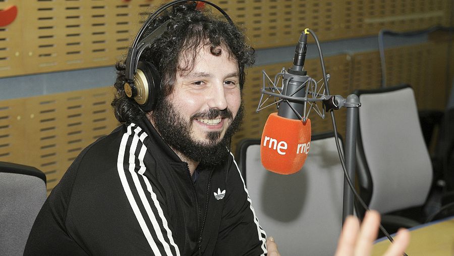 Juan Gómez, durante la entrevista con Paloma Arranz