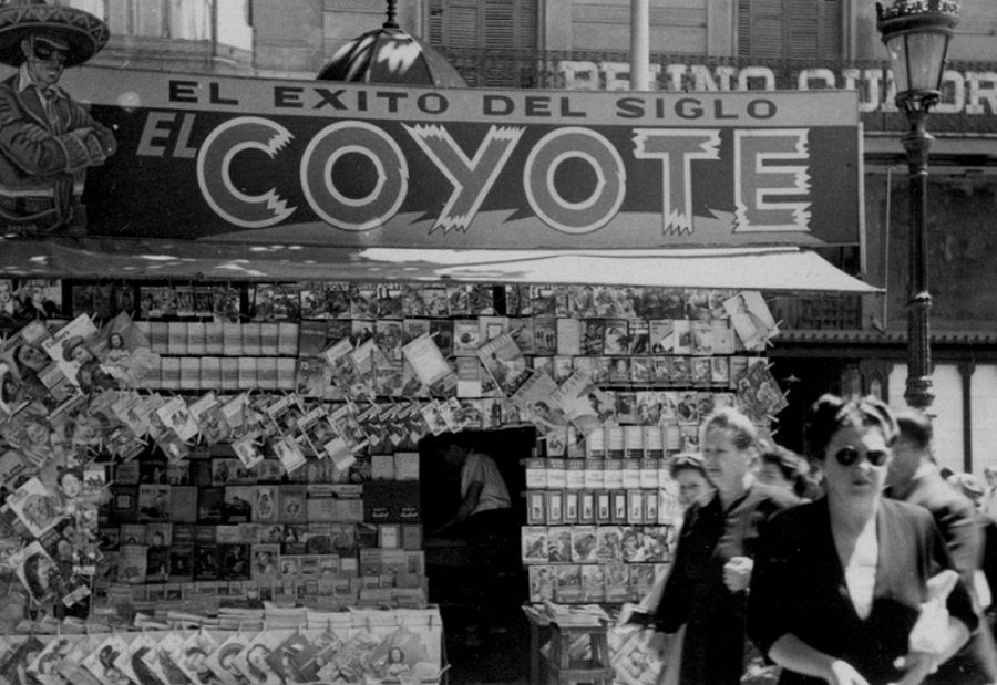 Un kiosko, en 1948, que nos muestra el éxito de 'El Coyote'