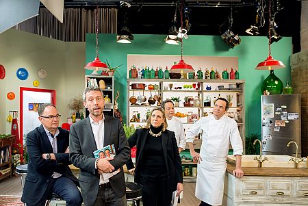 Presentación del libro de los hermanos Torres en el plató de 'Torres en la cocina'