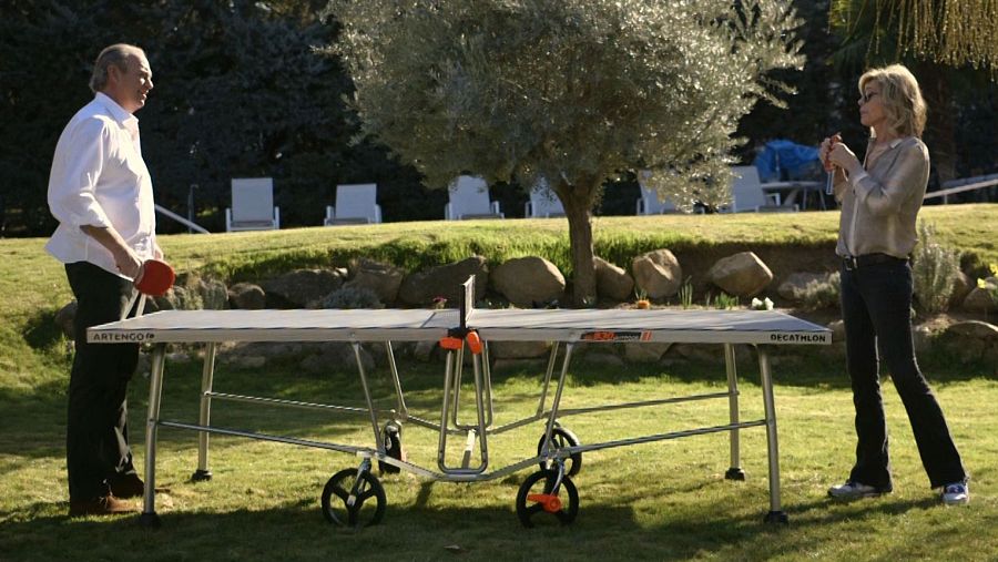 Bibiana Fernández y Bertín Osborne juegan una partida de pimpón