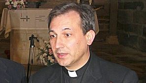 Fotografía de archivo, del 13/11/07, del sacerdote Lucio Ángel Vallejo Balda