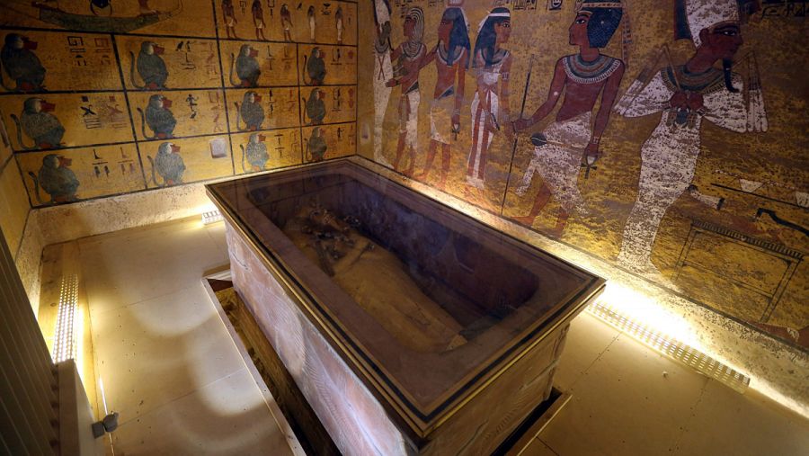 La tumba intacta de Tutankamón fue descubierta en 1922 en el Valle de los Reyes por Howard Carter.