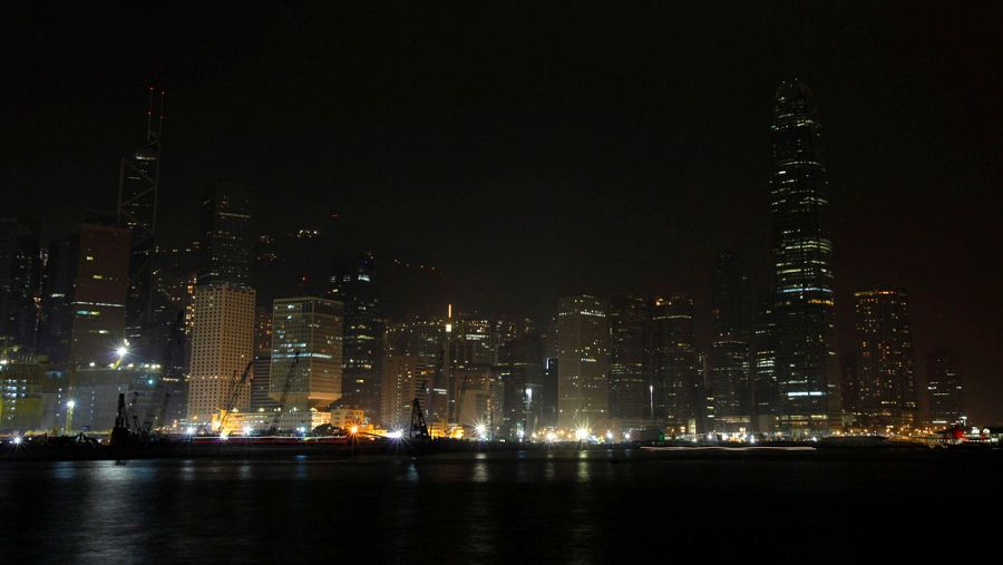 El 'skyline' de Hong Kong en 2014, durante La Hora del Planeta.