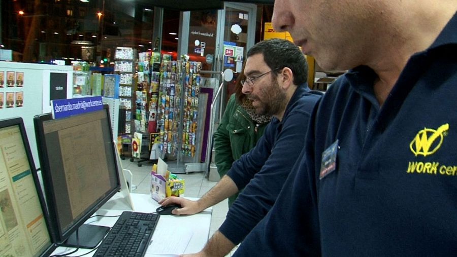 'Comando Actualidad' hablará del auge de las tiendas que abren todo el día y la noche.