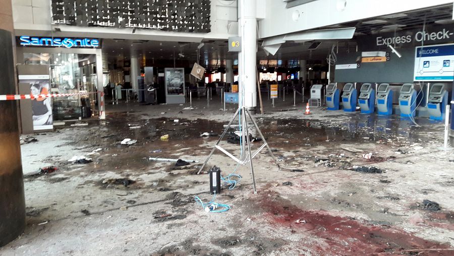 La terminal de salidas del aeropuerto de Zaventem en Bruselas tras los atentados del 22M