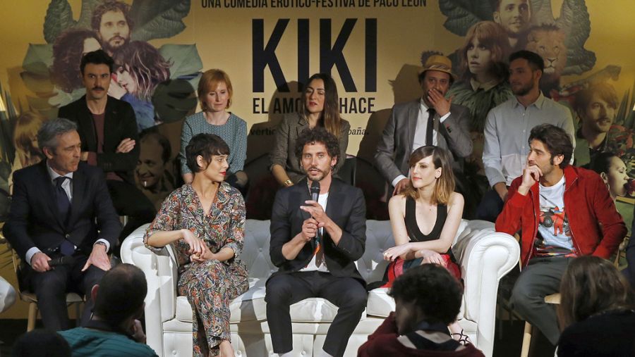Paco León y el reparto de 'Kiki, el amor se hace', durante la presentación de la película