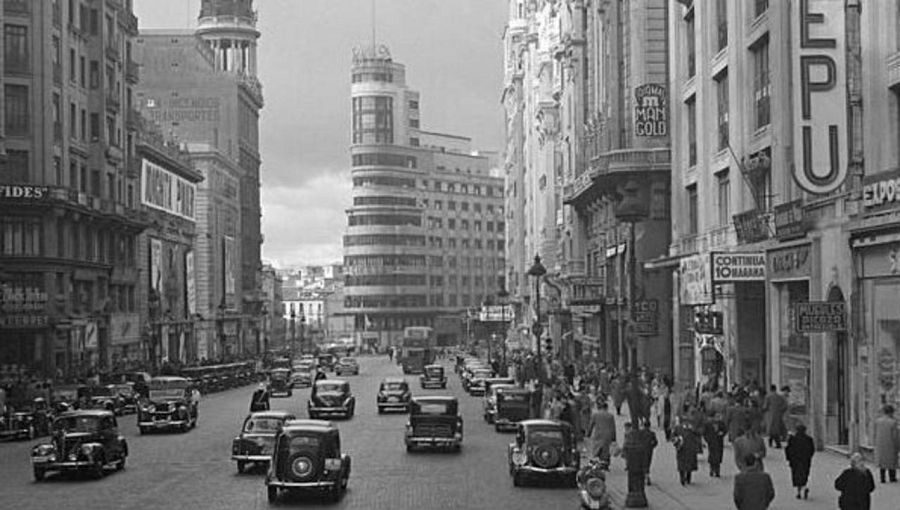 La construcción de Gran Vía comenzó en 1910 y concluyó en 1929