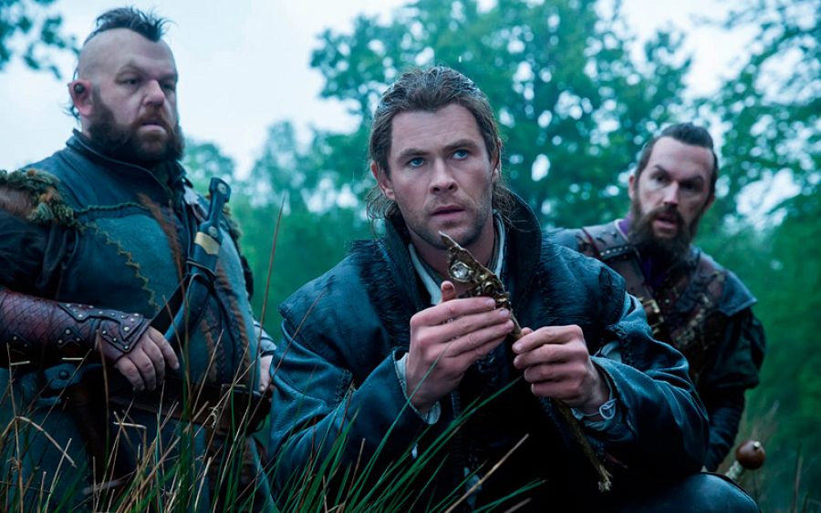 El cazador con los dos enanos