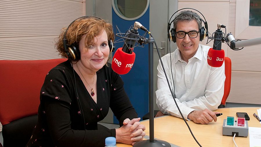 Carmen Garrobo, directora de la Escuela Española de Cata, con Arturo Martín