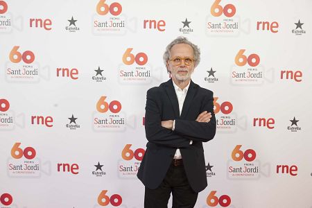 Fernando Colomo, con el Premio a Mejor Película