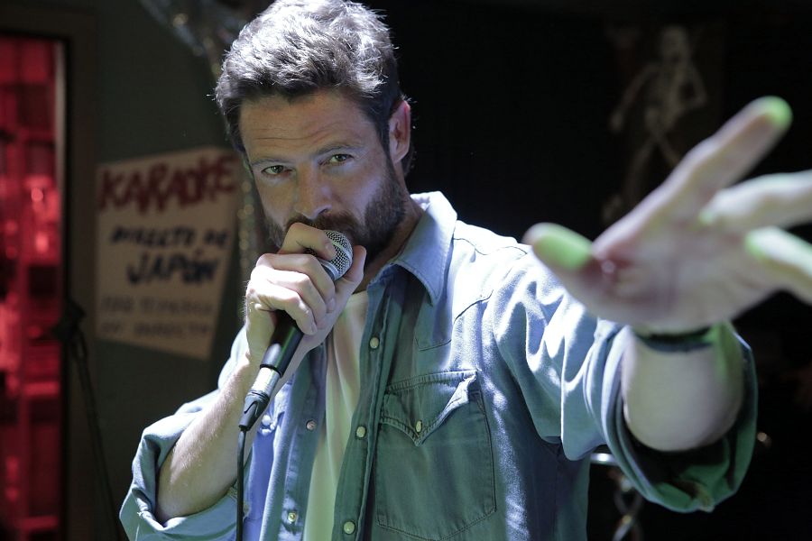 Cuéntame cómo pasó - Mike, en el FlyBar