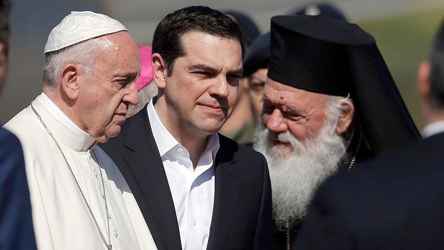 Alexis Tsipras, y el patriarca ecuménico Bartolomeo reciben al papa Francisco