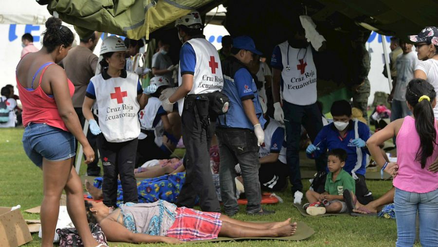 Cruz Roja atiende a las víctimas del terremoto de Ecuador