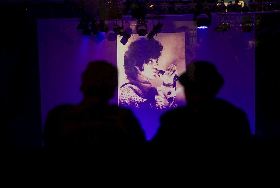 Prince ha muerto a los 57 años