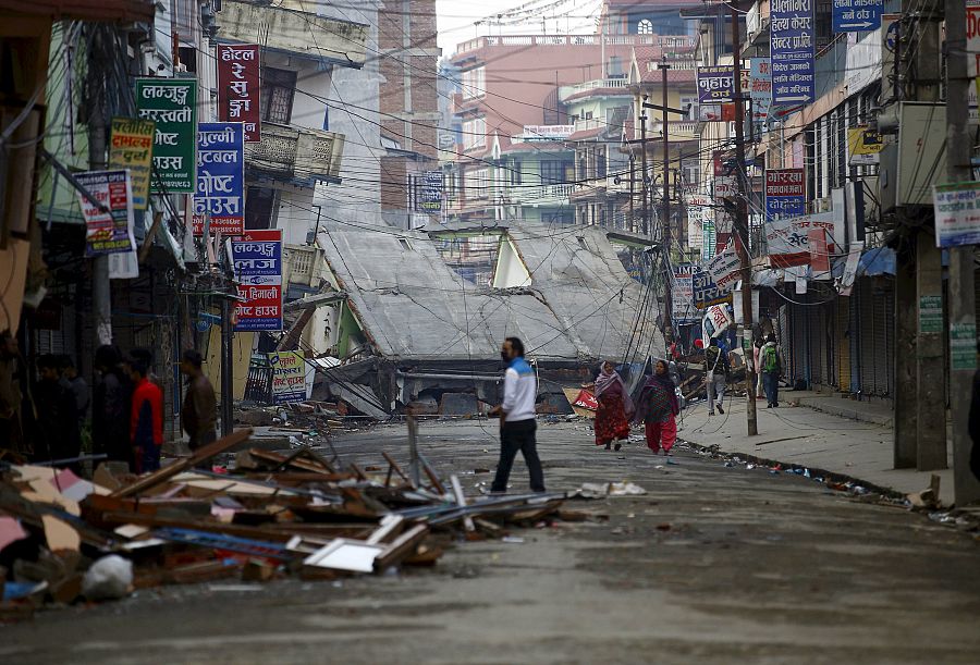 Las calles de Katmandú aún siguen destrozadas