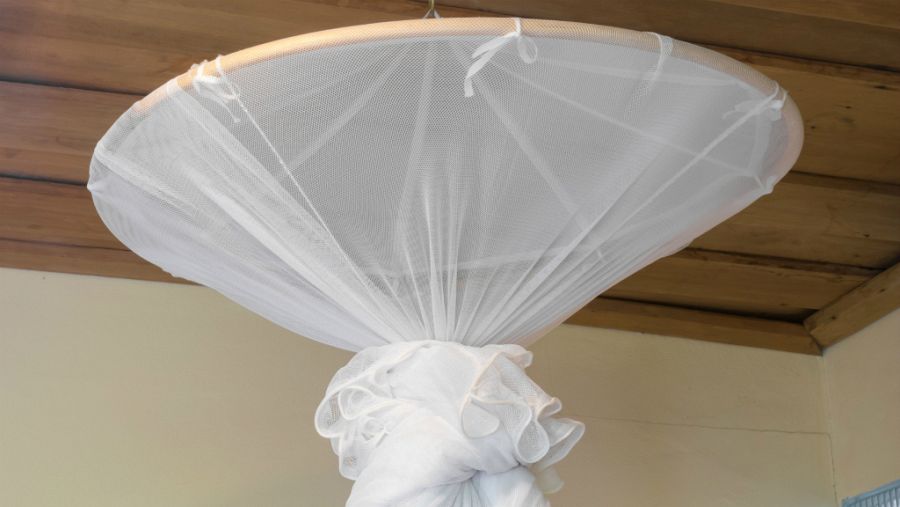 Una mosquitera, uno de los métodos para prevenir el paludismo