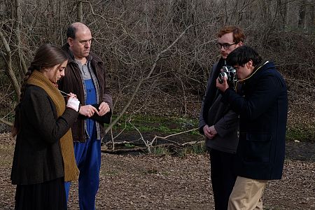 Aparicio y Aníbal cubriendo una noticia relacionada con el exorcismo
