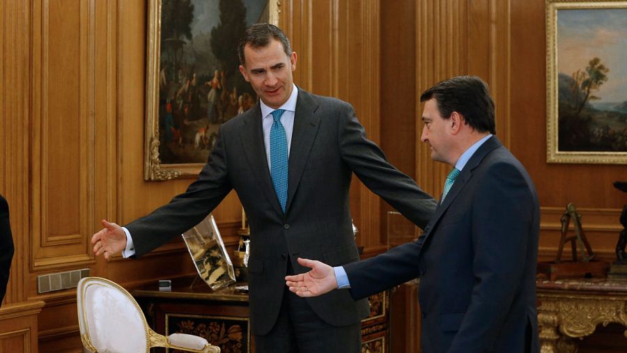 El rey Felipe VI recibe al portavoz del PNV en el Congreso, Aitor Esteban