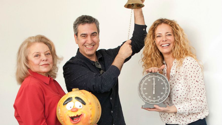 'Memoria de delfín', con la presentadora y la azafata de 'Un,dos,tres'