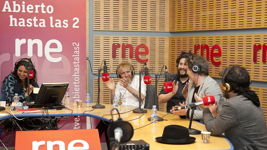 Paloma Arranz, con Shuarma, Jordi Ramiro, Julio Cascán y Hugo Toscano