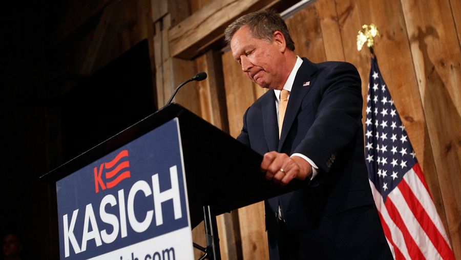 El gobernador de Ohio, John Kasich, tras anunciar que suspende su campaña presidencial durante un discurso en Colombus, Ohio.