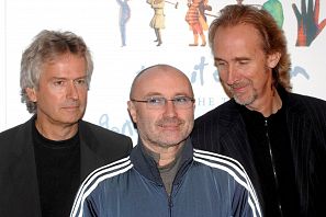 Tony Banks, Phil Collins y Mike Rutherford, integrantes de la banda británica Genesis